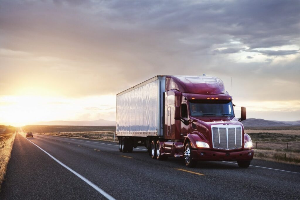 Kargage 1 Dry van freight truck transporting general cargo across USA